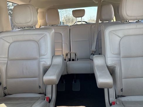 Used 2019 Lincoln Navigator L Reserve image 21