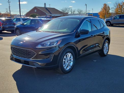 Certified 2022 Ford Escape SE w/ Convenience Package image 2