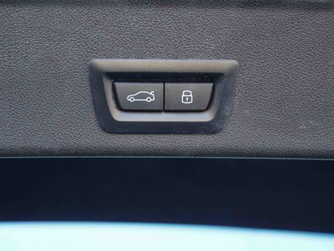 Used 2023 BMW X6 xDrive40i w/ M Sport Package image 41