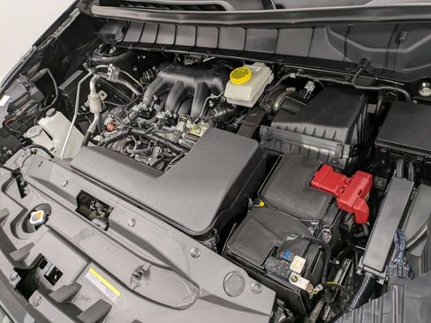 Used 2024 Nissan Pathfinder SV image 30