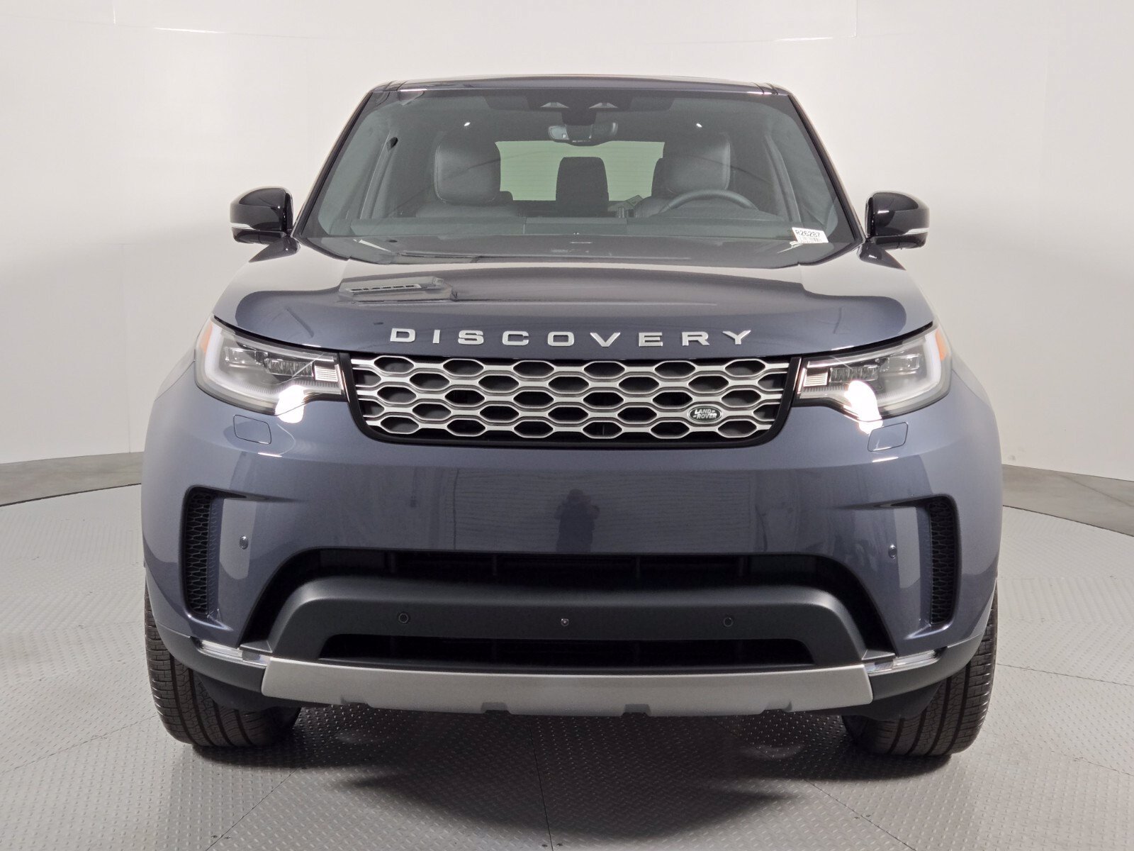 New 2026 Land Rover Discovery S AWD/4WD image 8