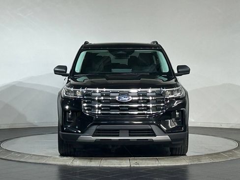 Used 2025 Ford Explorer Active w/ Active Comfort Package AWD/4WD image 3