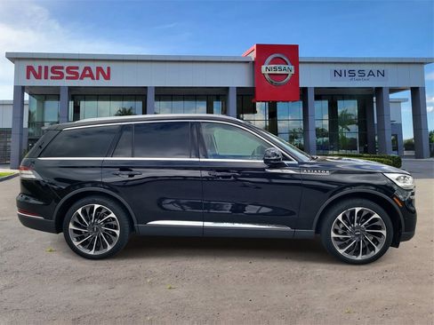 Used 2020 Lincoln Aviator Reserve w/ Equipment Group 202A image 3