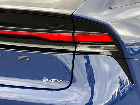 New 2026 Toyota Prius Limited FWD image 31