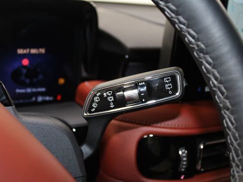 Used 2025 Lincoln Aviator Reserve image 42