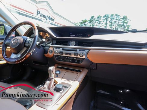 Used 2018 Lexus ES 350 w/ Premier Package FWD image 34