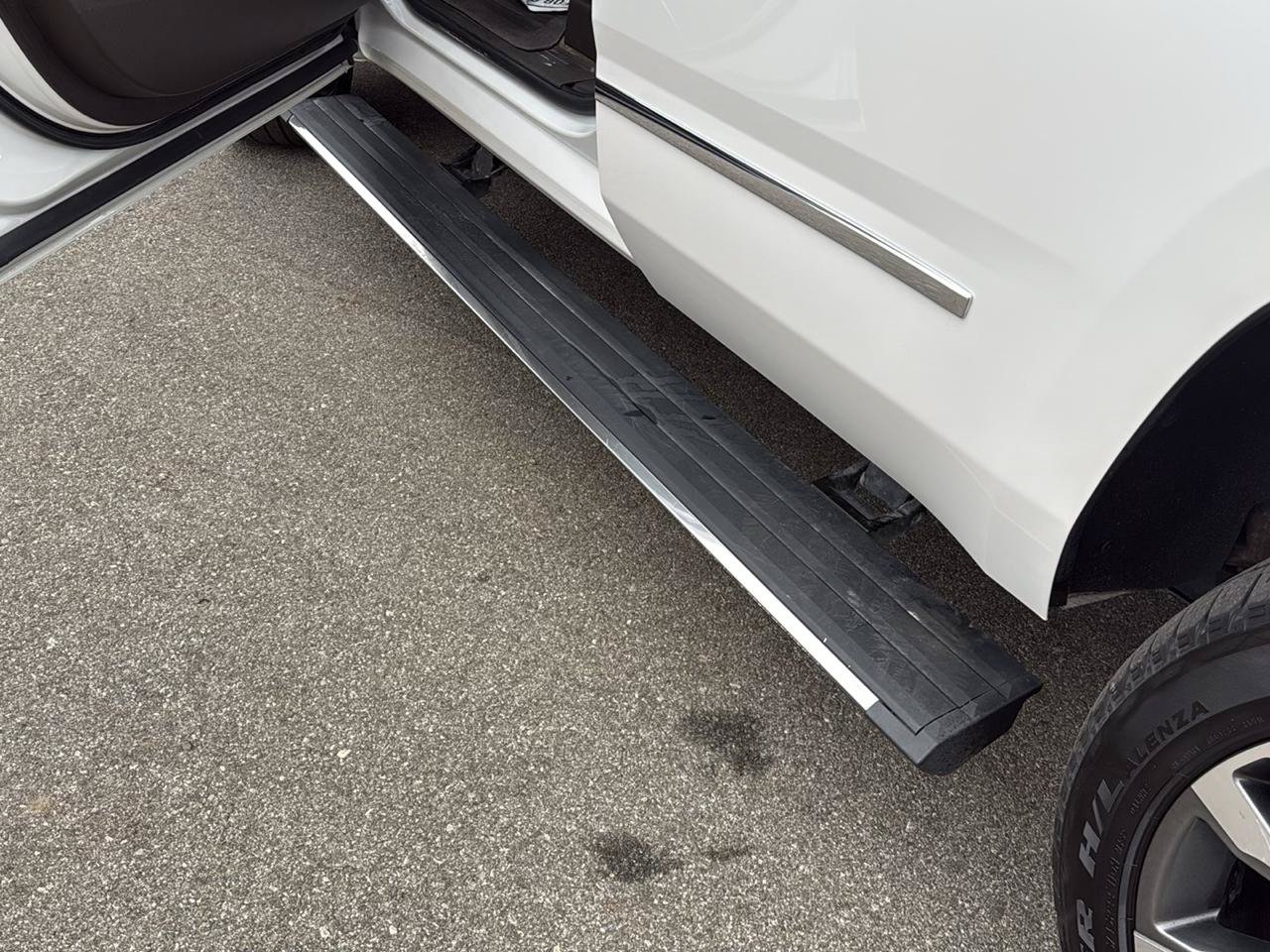 Used 2019 GMC Yukon Denali w/ Denali Ultimate Package AWD/4WD image 13