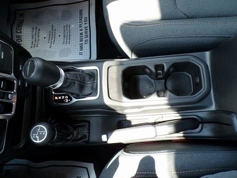 New 2025 Jeep Gladiator Sport image 19