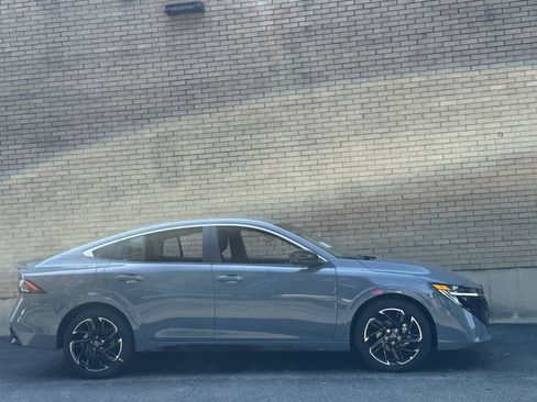 New 2026 Nissan Sentra SR w/ Floor Mat Package FWD image 15