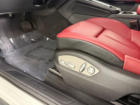 Certified 2026 Porsche Macan Turbo AWD/4WD image 22