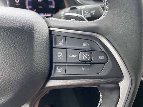 New 2025 Jeep Grand Cherokee L Limited w/ Black Appearance Package image 32