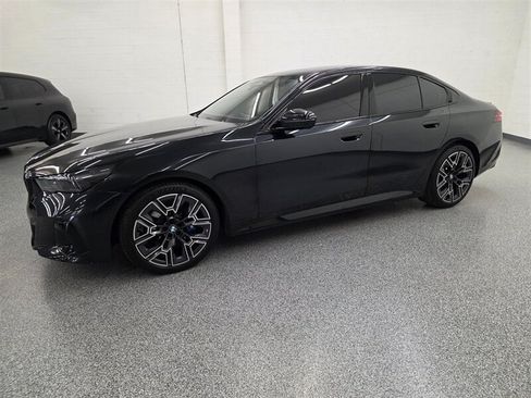Used 2026 BMW 530i w/ M Sport Package RWD image 4