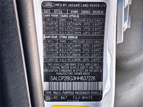 Used 2017 Land Rover Discovery Sport SE image 37