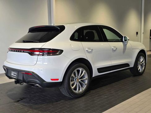 Used 2025 Porsche Macan image 7