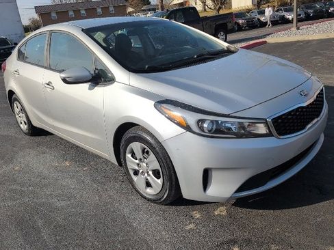 Used 2018 Kia Forte LX w/ LX Rear Camera Package image 2