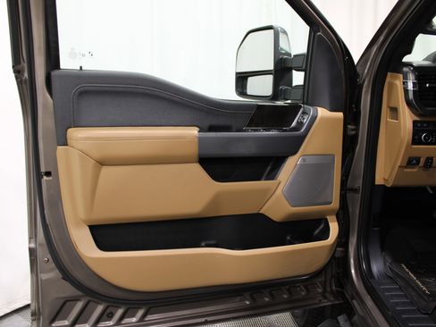 Used 2023 Ford F250 Lariat w/ Chrome Package image 6