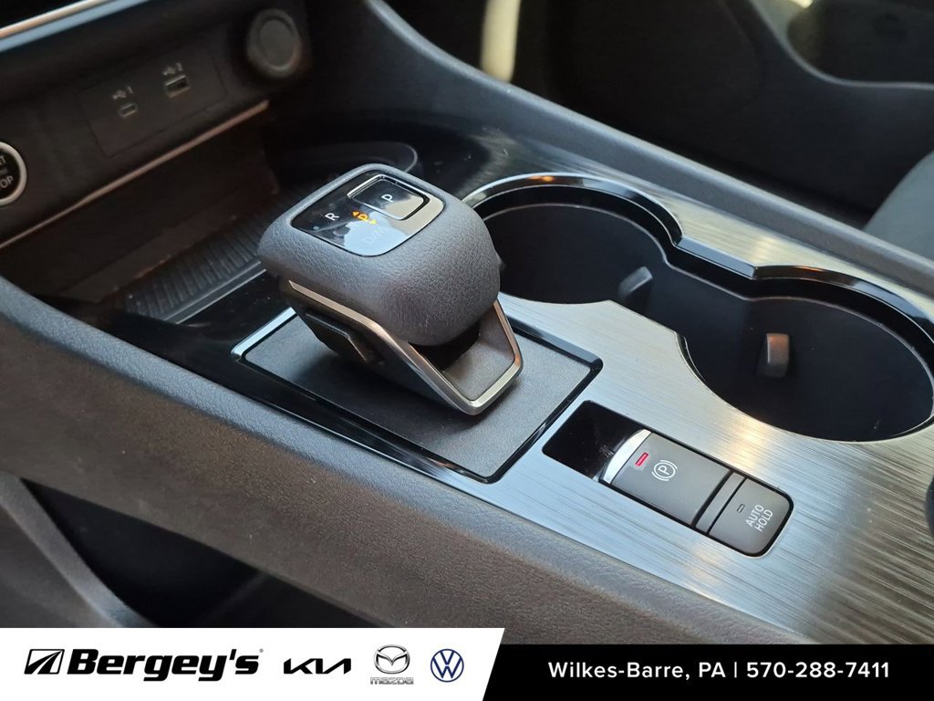 Used 2023 Nissan Rogue S AWD/4WD image 29