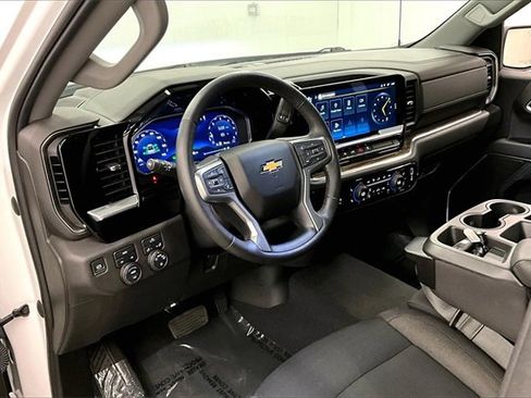 Used 2022 Chevrolet Silverado 1500 LT image 12