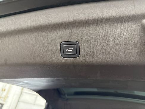 Used 2022 GMC Yukon Denali image 14