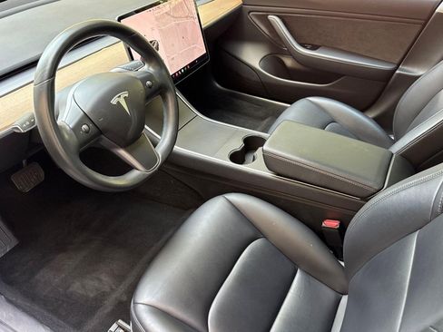 Used 2018 Tesla Model 3 Long Range RWD image 4