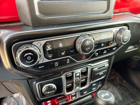 Used 2021 Jeep Wrangler Unlimited Rubicon w/ Safety Group AWD/4WD image 18