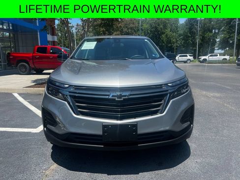 Used 2023 Chevrolet Equinox LS w/ LS Convenience Package AWD/4WD image 2