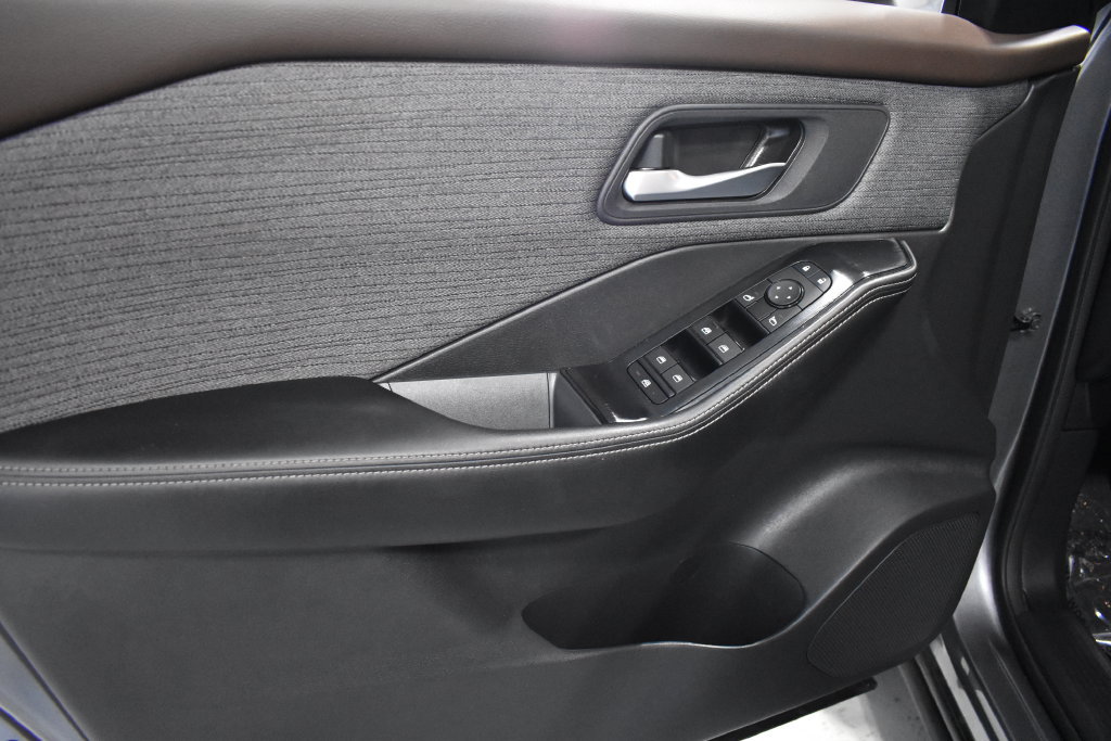 Certified 2023 Nissan Rogue SV AWD/4WD image 15