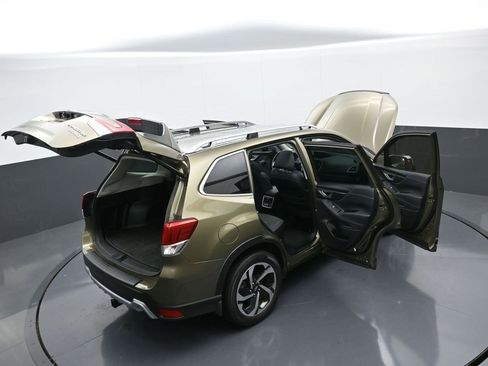 Used 2022 Subaru Forester Touring image 43