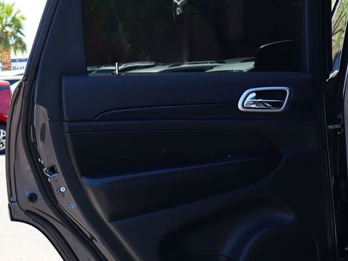 Used 2020 Jeep Grand Cherokee Laredo w/ 18" Wheel & 8.4" Radio Group AWD/4WD image 32