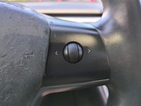 Used 2018 Tesla Model 3 RWD image 24