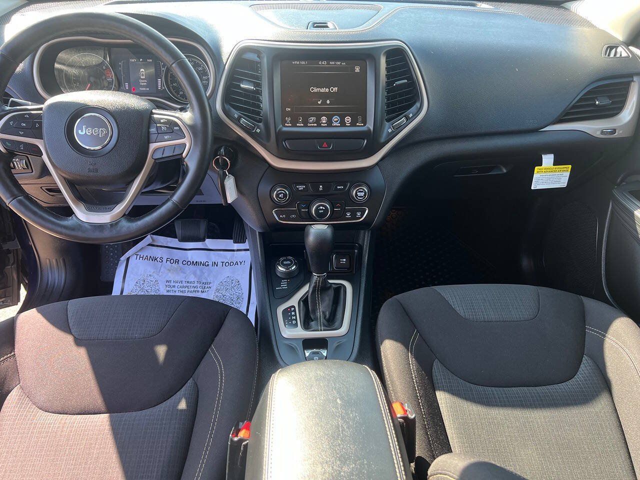 Used 2016 Jeep Cherokee Latitude w/ Cold Weather Group AWD/4WD image 12
