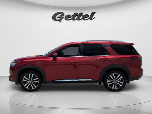Certified 2022 Nissan Pathfinder Platinum w/ Cargo Package FWD image 8