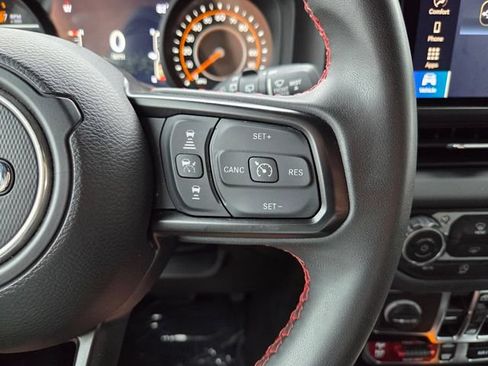 Used 2024 Jeep Wrangler Unlimited Rubicon AWD/4WD image 31