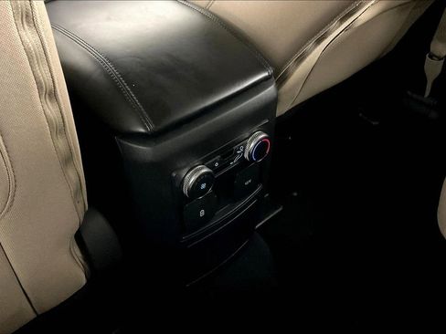 Used 2022 Ford Explorer XLT image 33