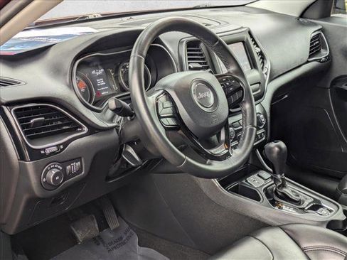 Used 2020 Jeep Cherokee Latitude Plus image 10