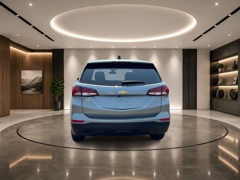 Certified 2024 Chevrolet Equinox LS w/ LS Convenience Package FWD image 7
