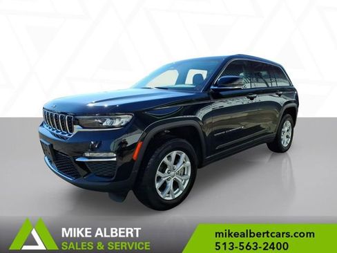 Used 2023 Jeep Grand Cherokee Limited AWD/4WD image 3