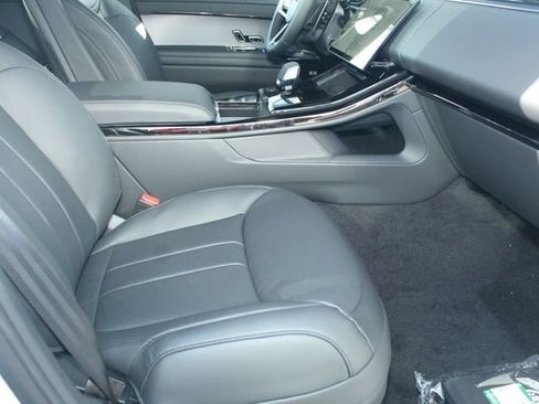 New 2026 Land Rover Range Rover Sport SE image 3