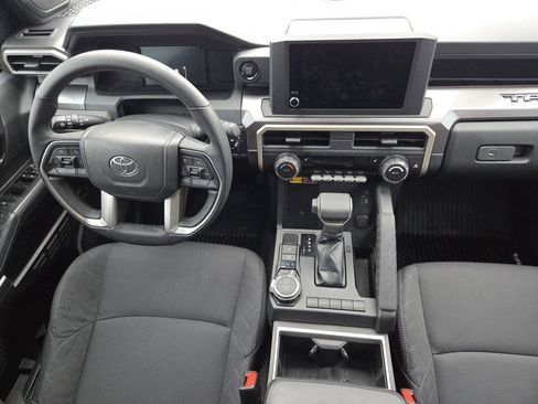 Used 2025 Toyota Tacoma SR5 w/ SR5 Upgrade Package image 33