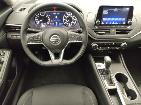 Used 2022 Nissan Altima 2.5 SV FWD image 22