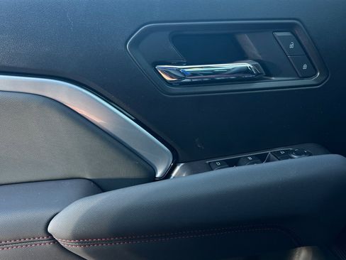 New 2025 Chevrolet Colorado Z71 w/ Midnight Edition image 11