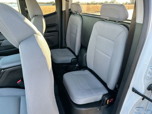 Used 2022 Chevrolet Colorado W/T image 21