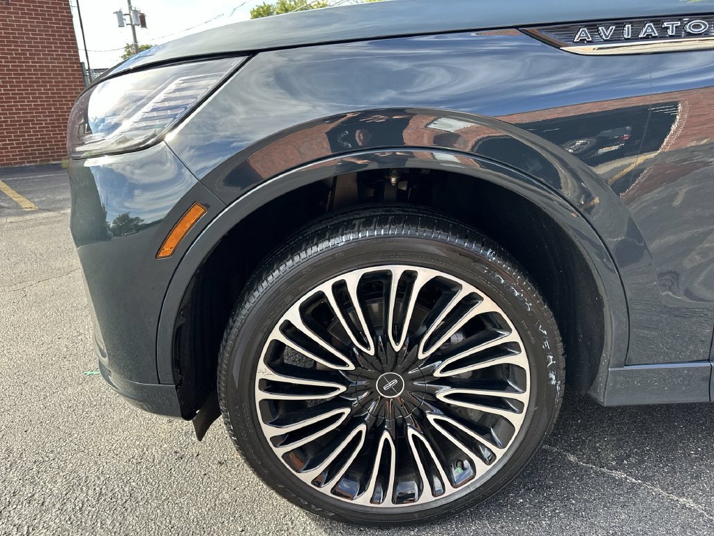 Used 2026 Lincoln Aviator Black Label AWD/4WD image 19