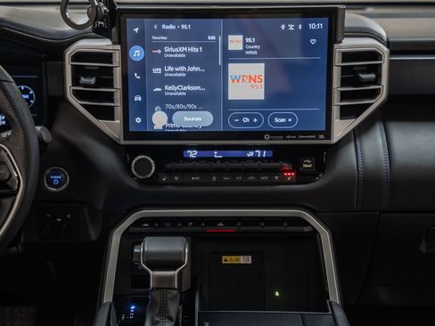 Used 2024 Toyota Tundra Platinum image 28