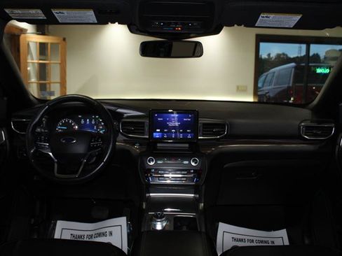Used 2020 Ford Explorer Limited RWD image 16