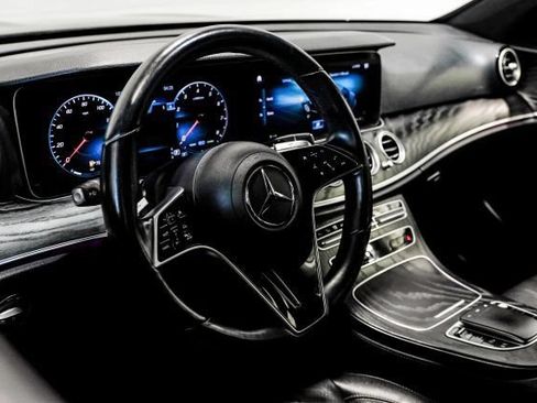 Used 2022 Mercedes-Benz E 450 4MATIC Sedan w/ Driver Assistance Package image 4