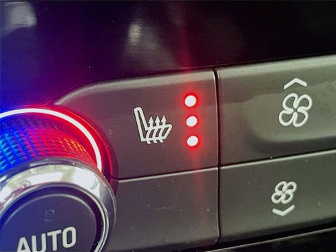 Used 2021 Buick Enclave Essence w/ Sound and Sites Package image 25