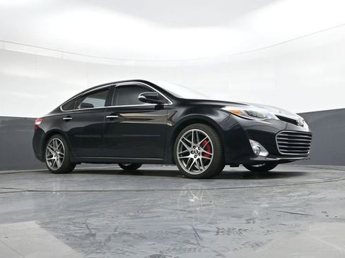 Used 2015 Toyota Avalon Limited image 28