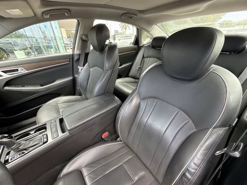 Used 2015 Hyundai Genesis 5.0 RWD image 5