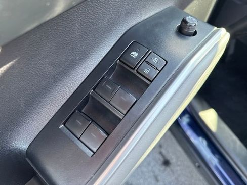 Used 2023 Toyota Highlander LE image 24